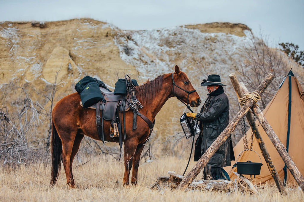 Horse Saddlebags with Insulated Storage J1440